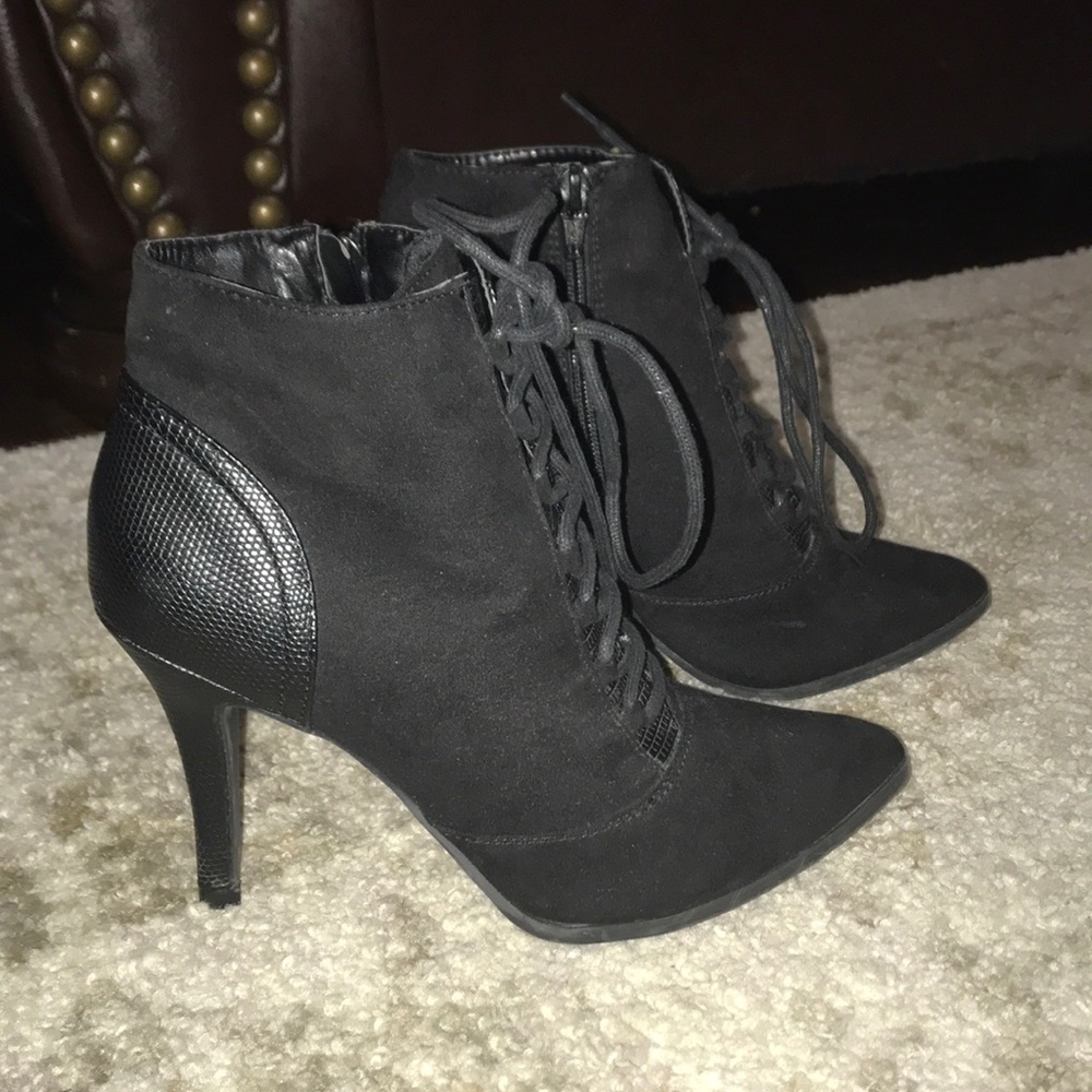 Women booties black